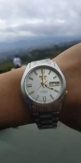 Seiko 5 automatic SNKE79
Kondisi Terbaik