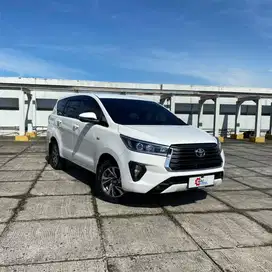Toyota kijang Innova V 2.0 Bensin putih 2022 ( LOW KM )