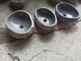 Wastafel batu kali alami