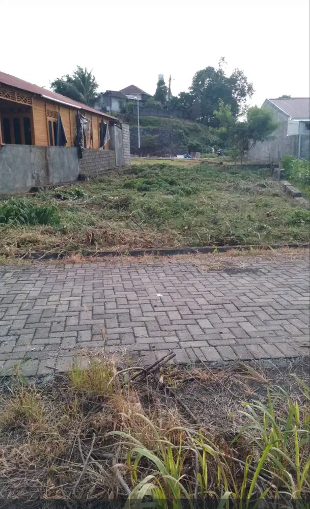 tanah 2 kavling di karombasan real estate