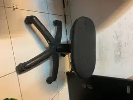 kursi kantor hitam hidrolik