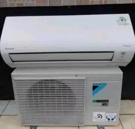 AC DAIKIN 1/2 PK Baru 5 Bulan Pakai ( Mau Pindah Rumah )