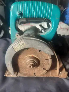 Mesin potong makita 4100NB