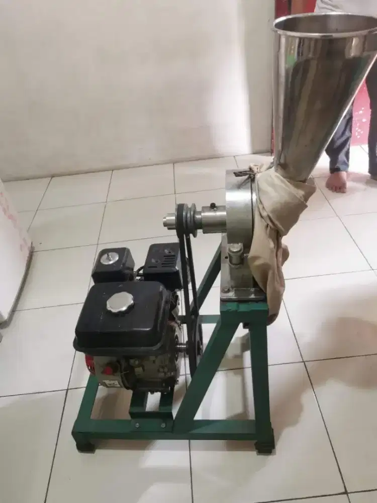 Jual gilingan stainless  serba guna  kondisi normal..