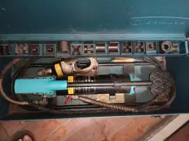 Pompa press skun besar
