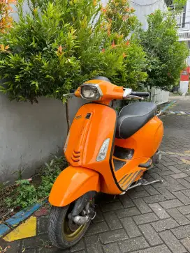 Vespa sprint 3v orange