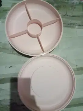 Tupperware tempat makan baru belum dipakai