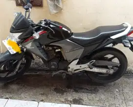 Dijual motor mega pro bekas tahun 2012 masih mulus daerah cengkareng