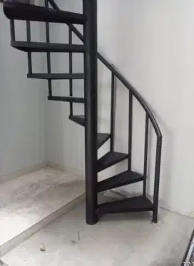 Tangga putar minimalis
