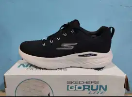 Sepatu skechers original size 37 dan 38