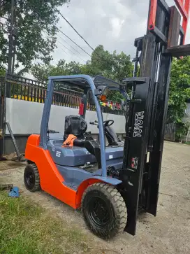 Forklift 2,5 ton 3lift