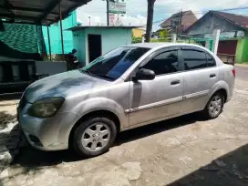 Kia Rio sedan manual Plat H