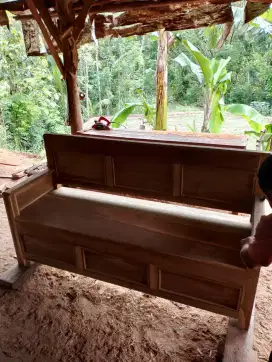 Kursi meja tamu