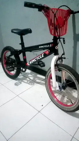 Dijual sepeda BMX WIMCYCLE anak msih bagus ban msih tebal tinggal pkai