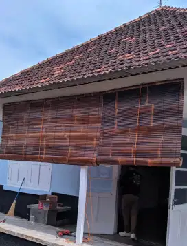 Tirai bambu wulung tampias panas