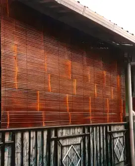 Tirai bambu wulung kulitan