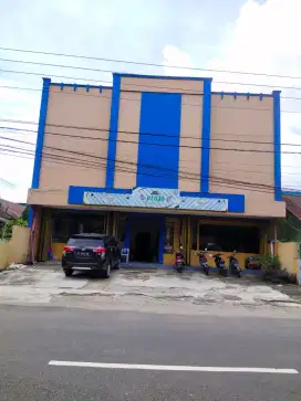 Di sewakan gedung 2 lantai