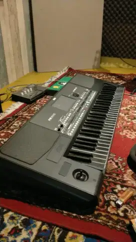 Dijual keyboard orgen pa600z dan speaker aktif yamaha