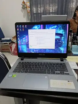 Vivobook 14 Asus Laptop X407UF