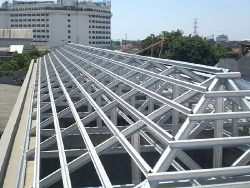 Pemasangan atap baja ringan dan renovasi