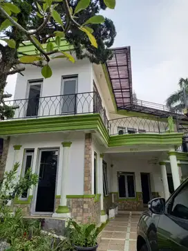 Disewakan Villa Kota Bunga Puncak untuk Keluarga
