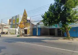 Ruko 1,5 lantai strategis dan jalan 2 arah, di jalan veteran solo