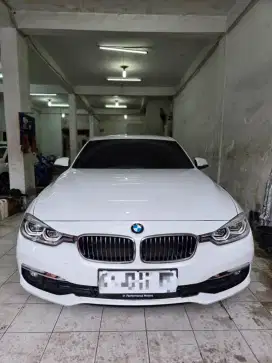 BMW 320i Luxury F30 A/t 2018