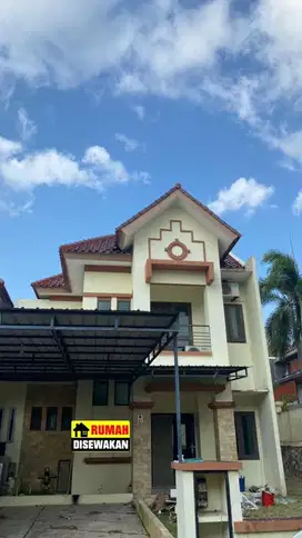 Disewakan Rumah 2 Lantai di Bukit Permata 3/Villa Kota Mas, Baloi