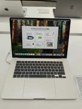 MACBOOK AIR 15 INCH RAM 8GB/256