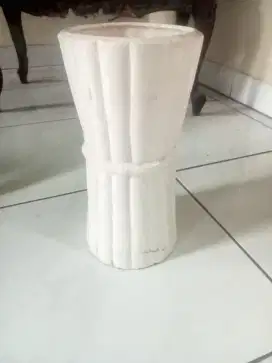 Vas bunga porcelain