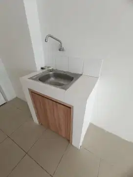 Disewakan Cepat Apartemen Green Bay Tower F Lt 8 Kosongan, AC 1