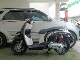 Scoopy tahun 2010 pajak isi/tt boleh gan cash lebih bagus