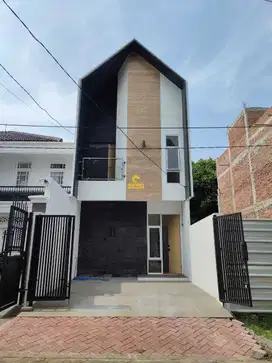 S416.  Brand New Townhouse2 Lt  Komp Deplu Super Mewah Super Srategis