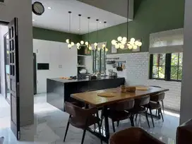 DIJUAL RUMAH DI CLUSTER VENESIA FURNISHED, SENTUL CITY (SSR234)