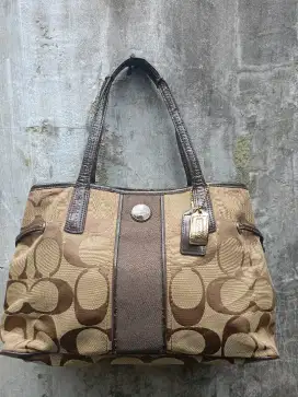 Coach Signature Tote Authentic