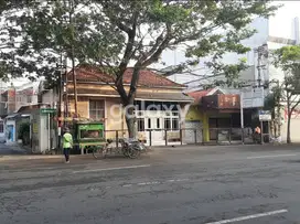 Rumah cocok untuk toko, kantor, bank di Undaan kulon, Surabaya timur