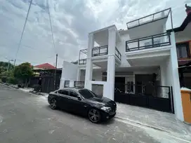 Dijual Cepat Rumah Kost 25 Kamar Full Furnish Omset 750 Juta/Tahun