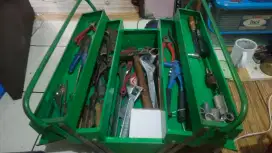 Tool box dan alat alat