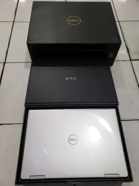 Laptop Dell XPS 13 2in1 9310 Core i5 Gen 11th RAM 8GB SSD 256GB Baru