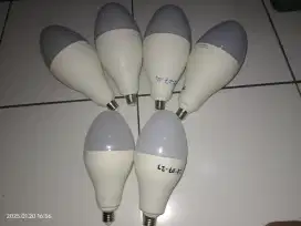 Lampu LED on /hidup rekondisi