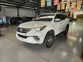 ISTIMEWA TOYOTA FORTUNER VRZ 2.4 AT DIESEL 2019 PUTIH