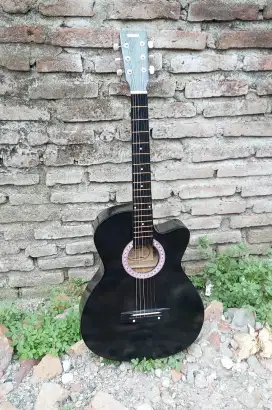 Gitar Akustik Hitam