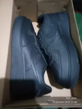 Nike air force 1 hitam