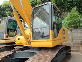 JUAL KOMATSU PC200-7 ALAT BERAT  EXCAVATOR 2010