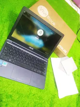 Netbook asus vivobook e203M