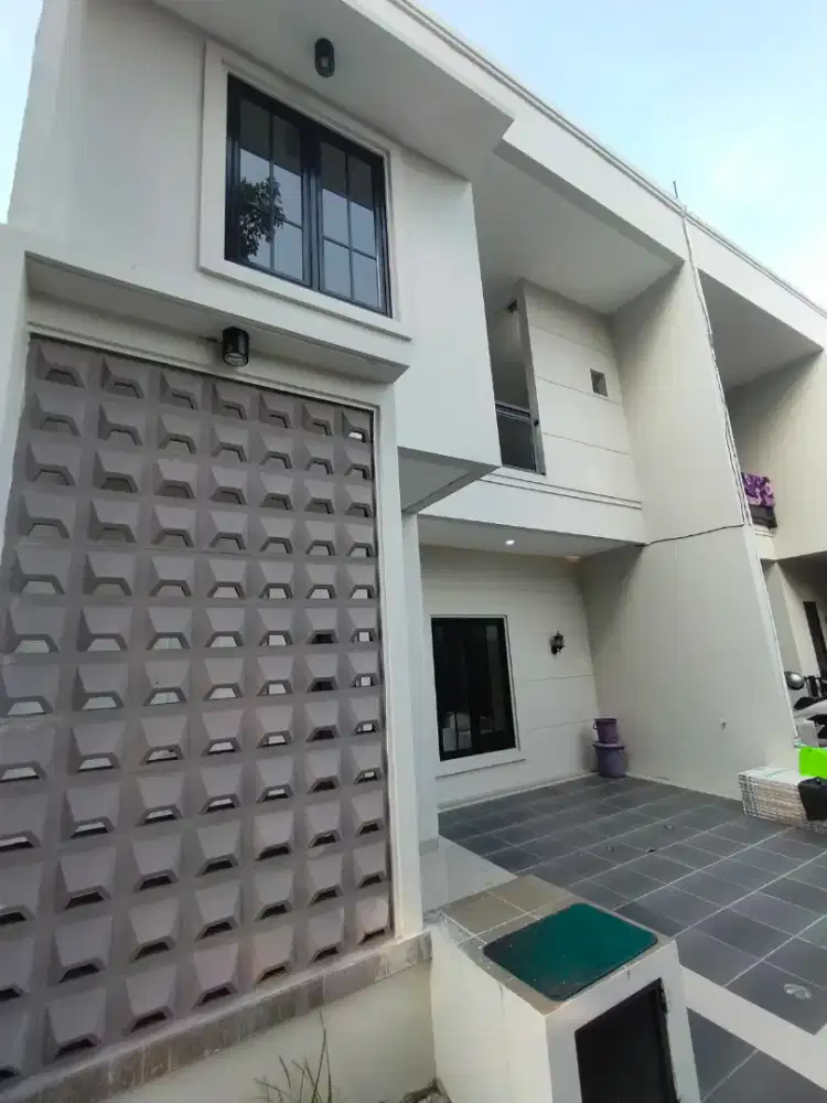 Dijual Rumah Baru Dua Lantai Asri Nyaman Bebas Banjir Jatiwarna