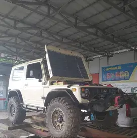 Mobil Suzuki Jimny 1994