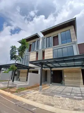 Rumah dijual lokasi strategis di Dharmawangsa Bintaro Sektor 7