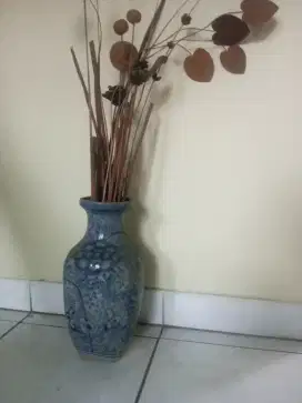 Vas bunga keramik