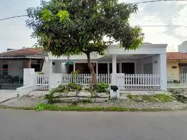 Rumah 2 Lantai Siap Huni di Perumahan Jombang